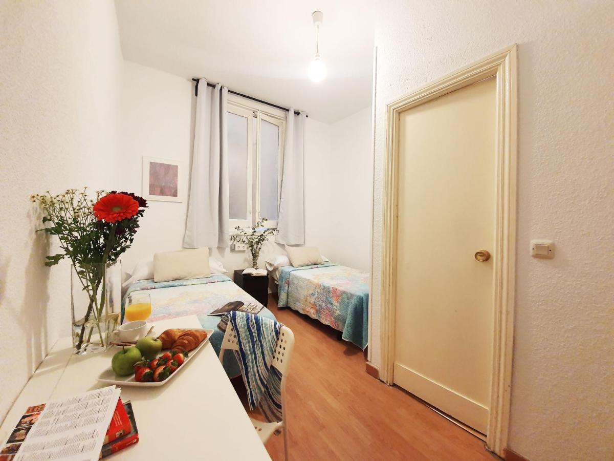 Hostal Alicante Madrid Kültér fotó